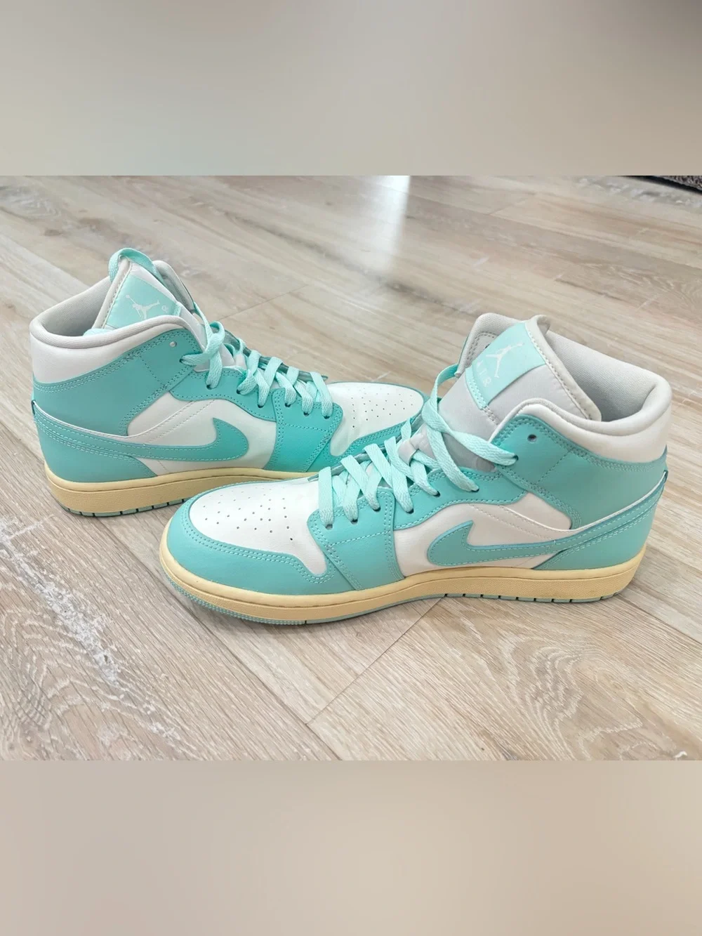 Women’s Jordan 1 Mid
